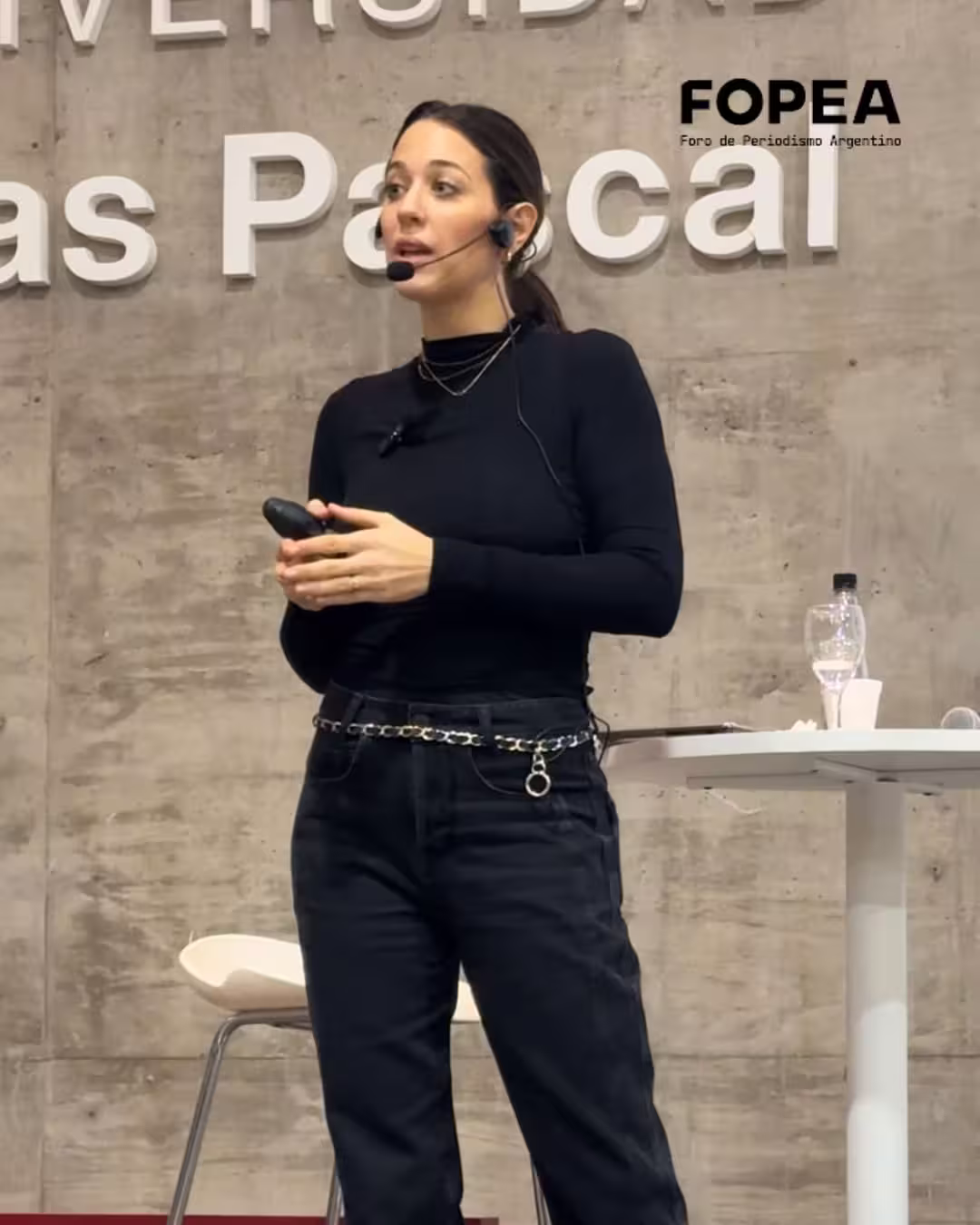 Academia en acción - Universidad CAECE